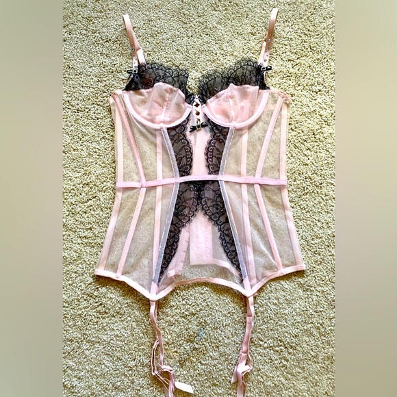 Victoria’s Secret Lingerie Corset Chemise 34B - retail $69 - Picture 1 of 11